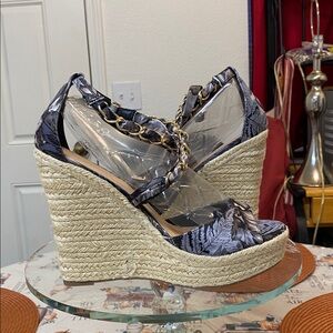 NWOT Navy and Beige Wedge Sandals with Chain Detail